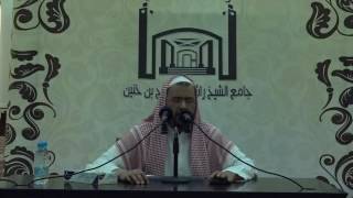 حكم لبس البرقع ذو الفتحات الواسعة ؟ image