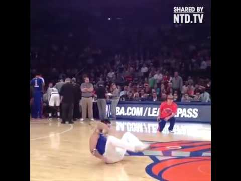 Amazing dog and a man who has presented a super surcuss..