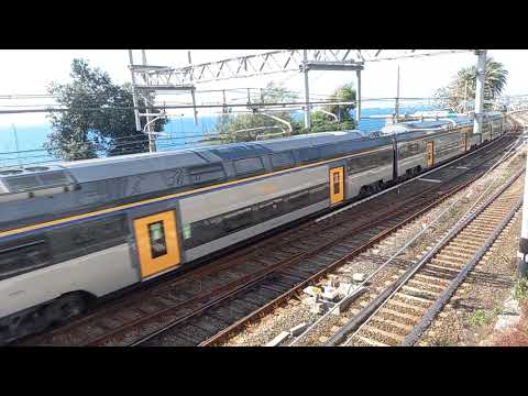 Treno regionale "Rock" in arrivo a Genova Nervi