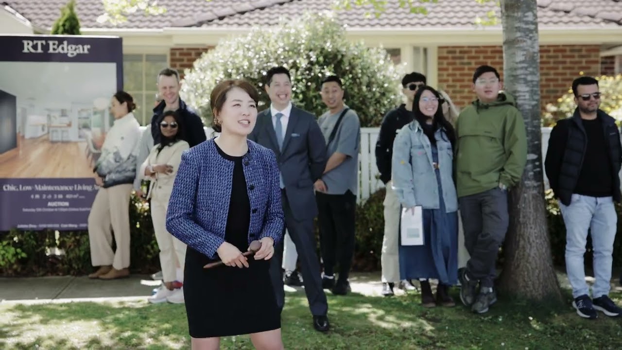 Juliette Zhou--Elite Auctioneer in Melbourne