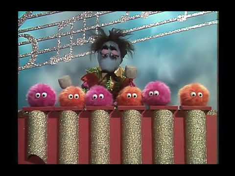 The Muppet Show - 304: Gilda Radner - “Witch Doctor” (1978)