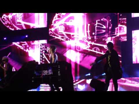 [FANCAM] 130115 SUPER JUNIOR performing Bonamana @Golden Disk Awards