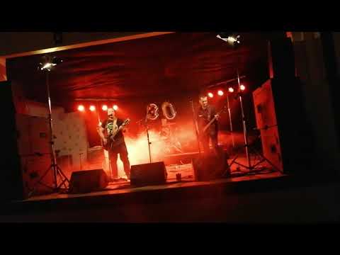 Blázni na svobodě - Vítej mezi blázny - Blázni na svobodě (Live)