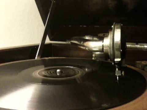 Jan Garber & His Orchestra - Steppin' Around. Victor 20367-B