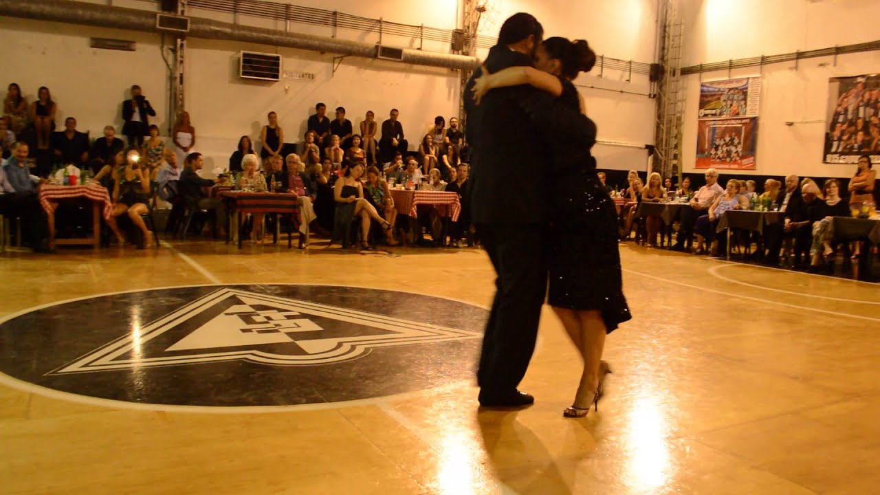 Video thumbnail for Magdalena Valdez & Roberto Zuccarino en Milonga Malena Sunderland Club 4/4