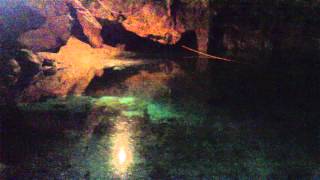preview picture of video 'Getting into Cenote Chihuan, Yucatan - Mexico'