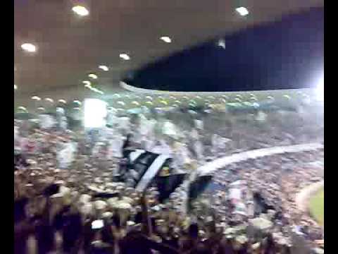 Torcida comemora o primeiro gol do Vasco