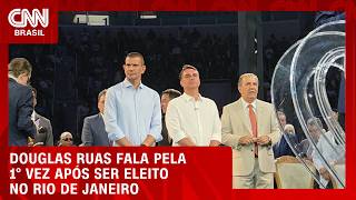 Vídeo: Ao lado de Flávio, Douglas Ruas fala pela 1° vez após ser eleito no RJ; veja | CNN AGORA