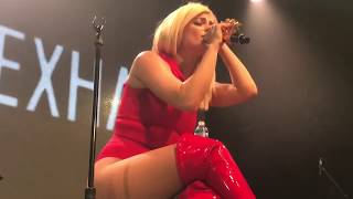 Bebe Rexha - I'm Gonna Show You Crazy - Live Paris 2017 Bebe Rexha - I'm Gonna Show You Crazy - Live Paris 2017