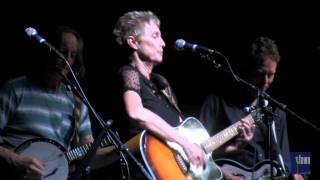 Eliza Gilkyson - "Looking for a Place" (eTown webisode 125)