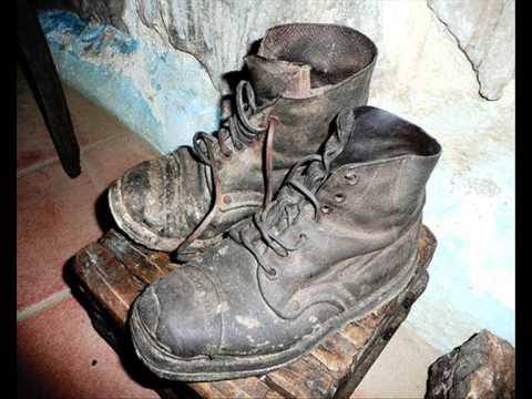 Vecchio Scarpone (Originale con testo) - luciano tajoli conil coro idica di clusone