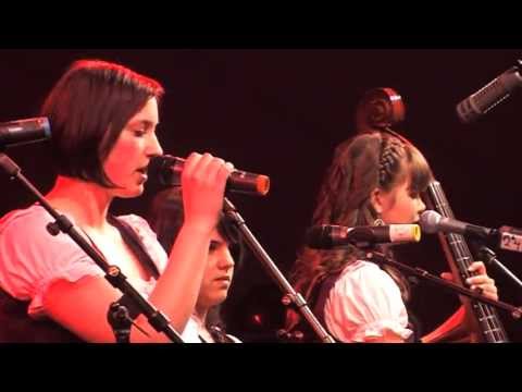 Oberkrainer Polka Mädels "Cakala bom - Ich wart auf dich" (S.u.V. Avsenik)