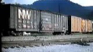 preview picture of video 'CSX Q302 meets WB Empties at Quinnimont, W.Va. 6-20-1992'