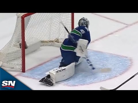 Canucks' Thatcher Demko Receives Standing Ovation After Unbelievable Glove Save