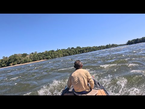NAVEGANDO NAS PERIGOSAS CORREDEIRAS DO JURUENA E CONHECENDO A ILHA ONDE MORA SÓ UM IDOSO.