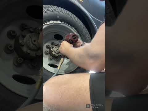 Replacing a dually wheel
