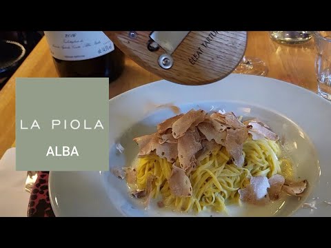 [2 min] Alba - La Piola: Enrico Crippas gemütliche Trattoria. Weiße Trüffel Tajarin und Barolo.