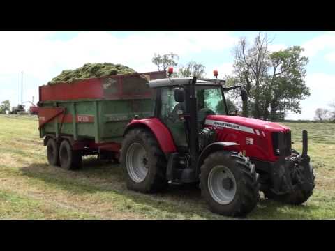 Gras Hakselen 2013 : Claas Jaguar 890 en Massey Ferguson in Normandie