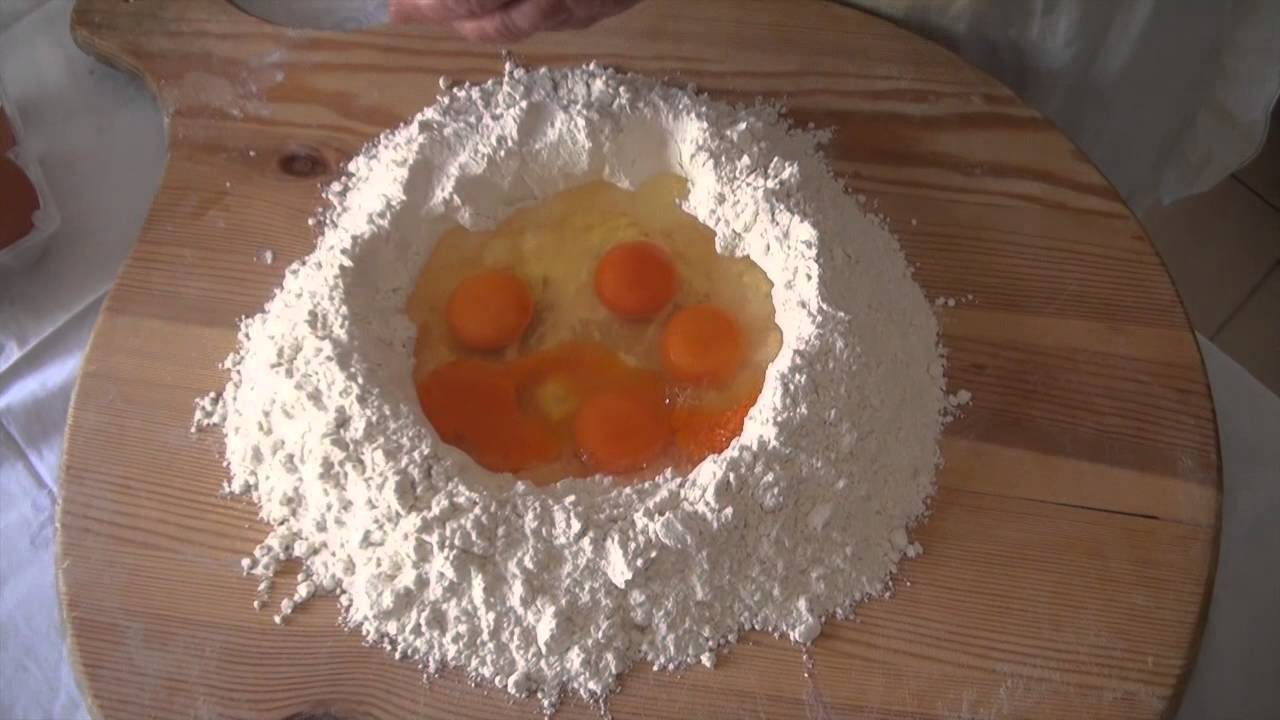 COMO OS ITALIANOS PREPARAM MASSA DE MACARRÃO EM CASA