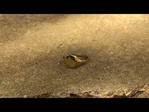 Oval Signet Ring - Gold