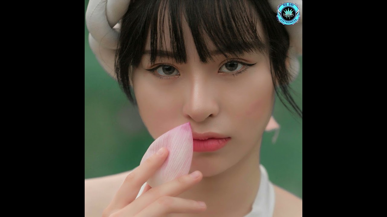 Discover The Top 10 must have ao dai trends now - Vietnamese Ao Dai