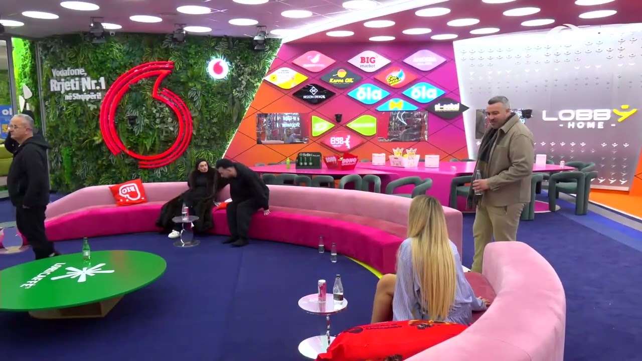 “Hiqmu, shporru…”/ Kristi-Rogertit: Po do të ma japësh mua, kthehu nga pas