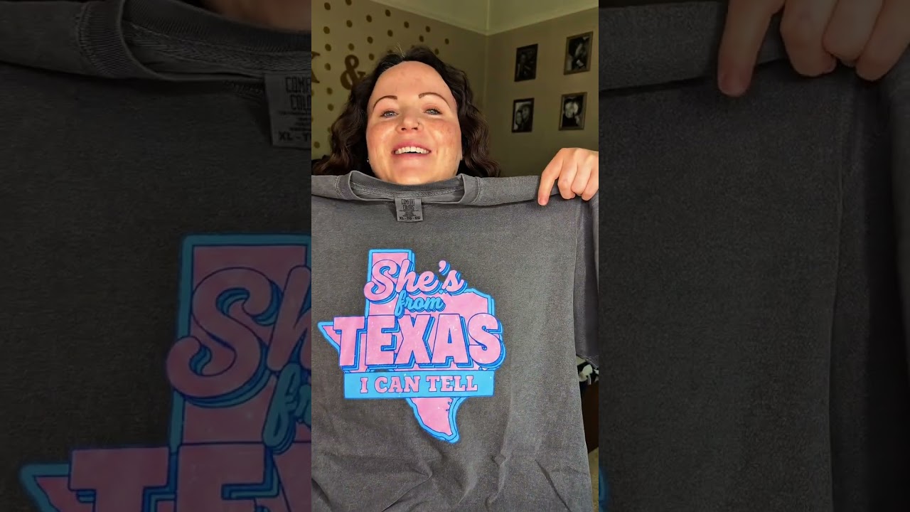 2Hearts Handmade I’m in LOVE!!!! 😍😍😍 #smallbusiness #graphictee #shophandmade