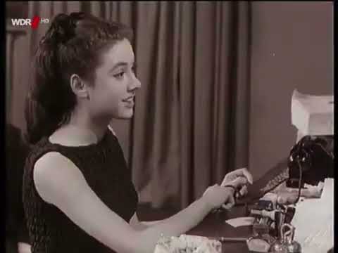 Gigliola Cinquetti wins the 1964 Eurovision medal from an auction in a German skit
