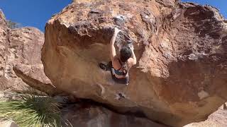 Video thumbnail of Nobody Here Gets Out Alive, V2. Hueco Tanks
