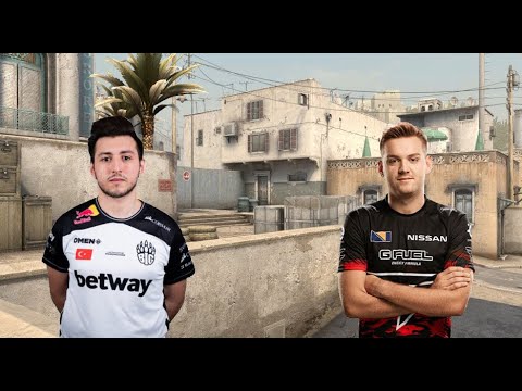Faze Niko and Bıg Xantares Playing Faceit Pro League  (de_dust2)
