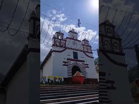 Hoy domingo saludan 🤚 desde el parque principal de Sabanalarga occidente de Antioquia