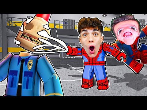 SIREN COP vs DOPPIO SPIDERMAN su ROBLOX!!