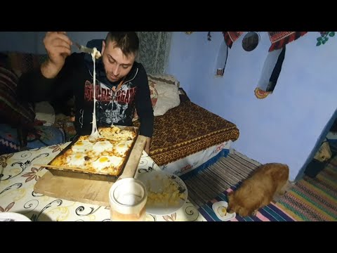 Tiberiu a dormit singur la casuta din padure !