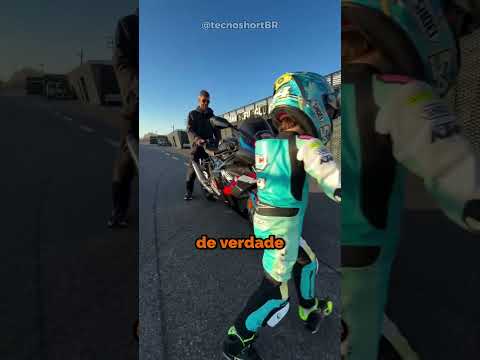 Esse garotinho pilota como gente grande 😱😮