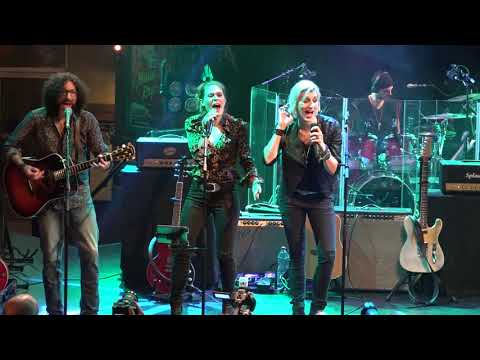 Gaelle Buswel & Jessie Lee Houllier, 'Alright now', Paris, Disneyland, 'Billy Bob's', 18.01.2019