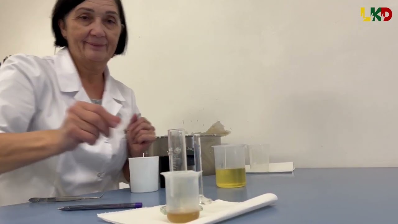 Almos Sinkevičienės rankomis kuriamos kvepiančios žvakės