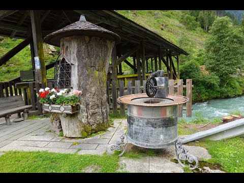 園芸 彼の庭にある小さな水車小屋