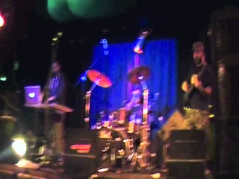 WDD feat.DAN I live-instrumental intro @ Hootananny-Brixton (London) 12/12/2013