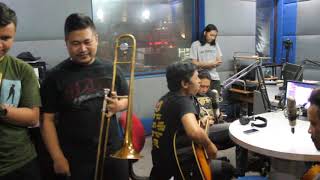 Lazy Middle Class - Miles Away  [Goldfinger Cover, Acoustic Live at Zora Radio]