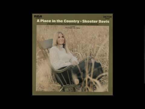 I'm A Lover (Not A Fighter) - Skeeter Davis