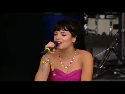 Lily Allen - Knock 'Em Out (Live At Glastonbury 2007) (VIDEO)