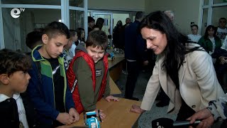 Мария Габриел гостува на Компютърна школа "Вале"