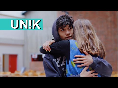 UNIK - afsnit 3 | Pinligt kram (Sæson 2)