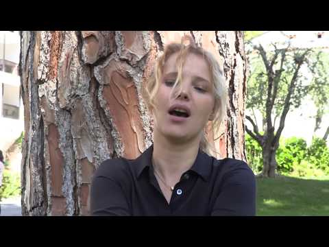 Joanna Kulig : "Life can be so wonderful" - L'OFFICIEL
