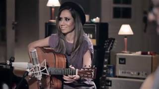  - WALKING BY FAITH [Acoustic] - Lari Basilio - DVD The Sound Of My Room (2015)