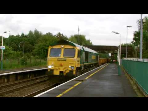 Flint 11.6.2016 - Freightliner 66554 on engineers train to Menai Bridge