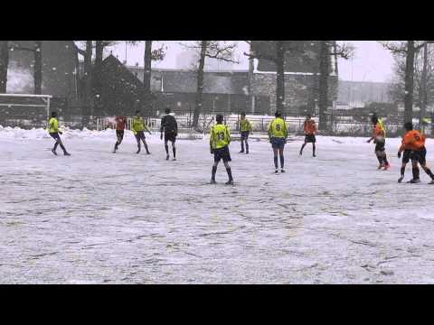 26 jan 2013 Hooglanderveen C1 - VV De Meern C1 vr 0-8 Doelpunt Tim (0-3)