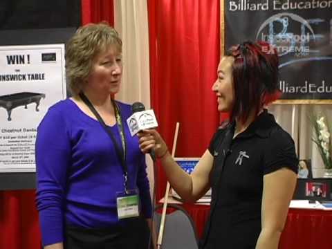 Laura Smith of the BEF at Super Billiards Expo