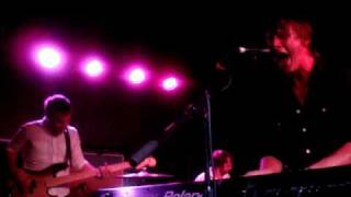 Between The Trees - Gentleman