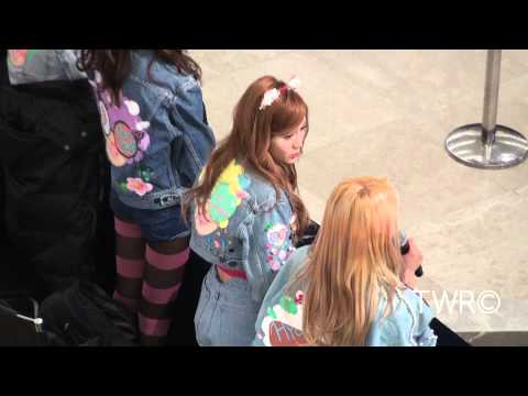 [TWR][SNSD EUROPE] I Got A Boy Fansign @ Times Square / Hyoyeon & Jessica
